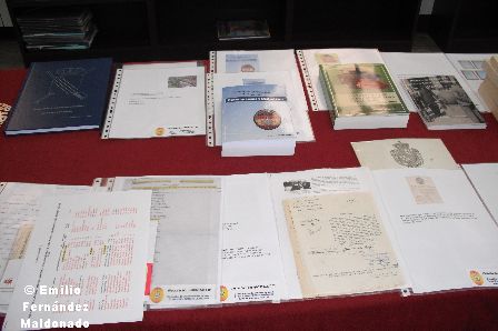 AMESETE. CDBHS. EFM. (17) Libros donados por Carlos Liarte y los socios Prieto Barrio y Blanco Lorenzo. Documentación diversa donada por Manuel Giménez,